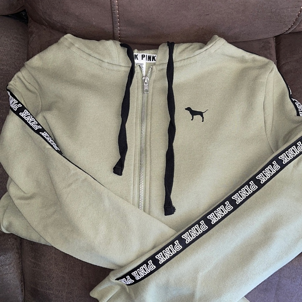 💚Victoria’s Secret PINK Zip Hoody💚